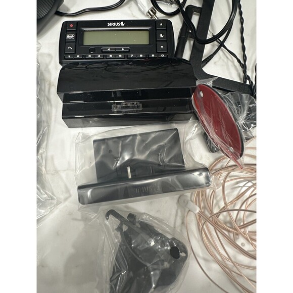 Sirius Dock play + Complete Vehicle Kit Satellite Stratus 5 Radio - SV5TK1 -NEW! - Picture 7 of 11